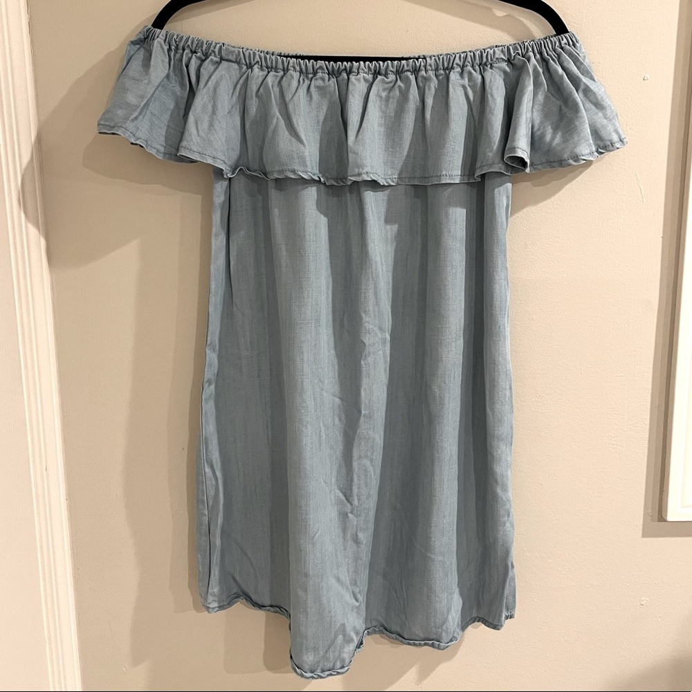 NWOT Lulus Chambray Off-the-Shoulder Dress